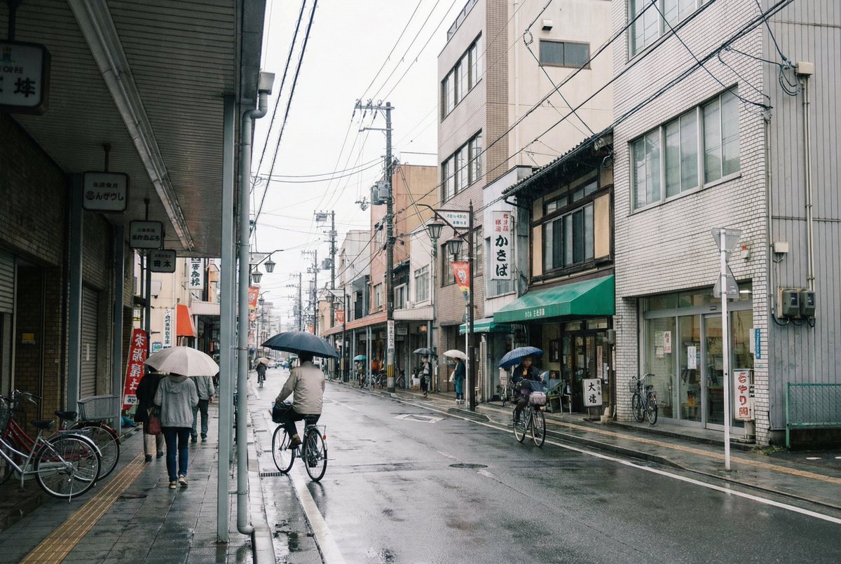 Split-screen time-lapse of same location by coordinates - Image 7