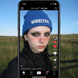 merge me with my pfp

Author: Wirelyss 👁️‍🗨️💫
Source: https://x.com/wirelyss/status/1991732889072070683