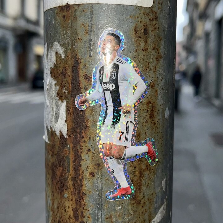 时代广场的标志性建筑亮相众多屏幕