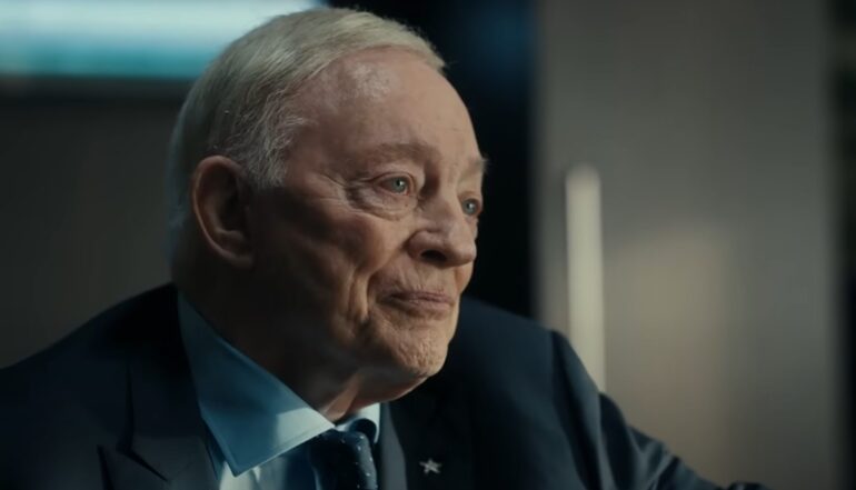 Jerry Jones with his signature style