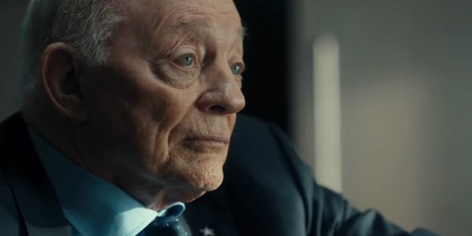 Jerry Jones in Landman hospital scene